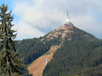 Blick von Liberc auf den Jeschken