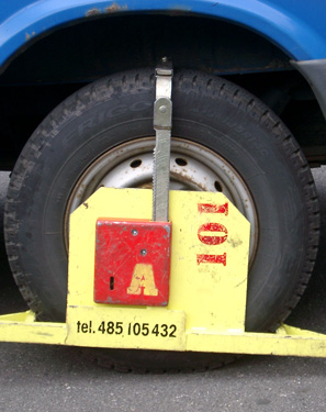 In Liberec (Reichenberg) sehen Falschparker ziemlich alt aus....