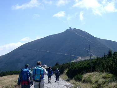 Letzter Aufstieg auf die 1.602 m hohe Schneekoppe, dem hchsten Berg der Sudeten