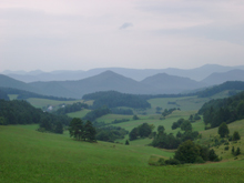 Oberhalb des Ortes Vrechtepla