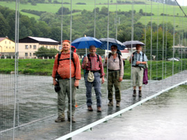 Fugngerbrcke ber den Fluss Orava in Dolny Kubin