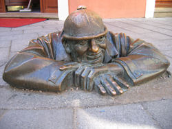 Der am meisten in Bratislava fotografierte Mann: Der Gaffer