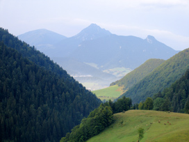 Blick vom Berghotel Havrania auf die Mala Fatra mit den Bergen Stoh und Rozcutec