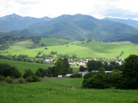 Die West Tatra und Niedere Tatra ist im Hintergrund zu erkennen