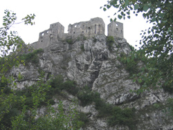 Die Strecno Burg hat im Laufe der Zeit schon fters ihren Besitzer gewechselt. Sie galt als uneinnehmbar.