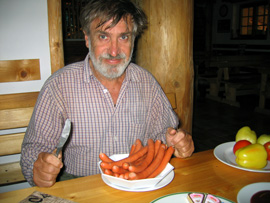 Klaus schlgt beim Frhstck zu!