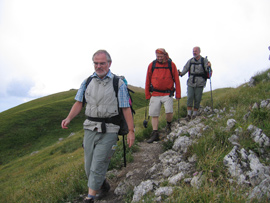 Der Kammweg zum Krivan verluft auf einem schmalen Pfad
