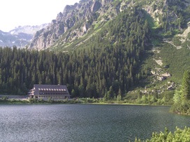 Popradske pleso (Poppersee) mit der Chata Horsky Hotel Popradske pleso