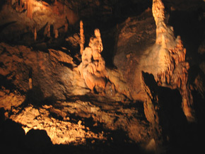 Rotbraune Tropfsteingebilden in der Baradla-Hhle