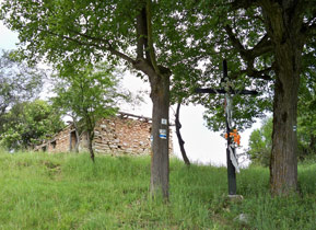 Geisterstadt Derenk im Nationalpark Aggtelek hat nur noch wenige Ruinen