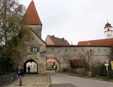 Der nrdliche Turm und Teile der Stadtmauer von Dollnstein