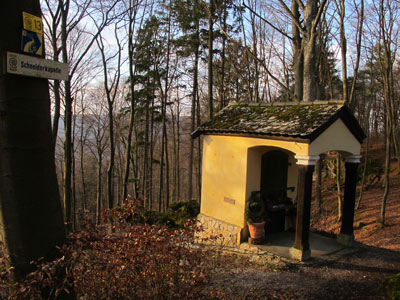 Die Schneiderkapelle am Altmhltal Panoramaweg oberhalb von Riedenburg