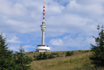 Gipfel des Praded. Anstelle des alten Aussichtsturms steht heute ein Fernsehturm