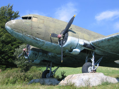 Auch ein Flugzeug, das an den Kampfhandlungen eingesetzt war, ist am Dukla-Pass ausgestellt.