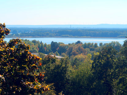 Blick vom Aussichtsturm  auf dem Gipsberg auf den Neuendorfer  See