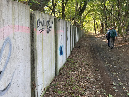 66 Seen-Weg fhrt entlang dem ehemaligen sowjetichen Militrflugplatz bei Sperenberg