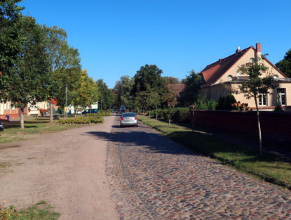 66-Seen-Weg: Dorfstrasse von Stcken