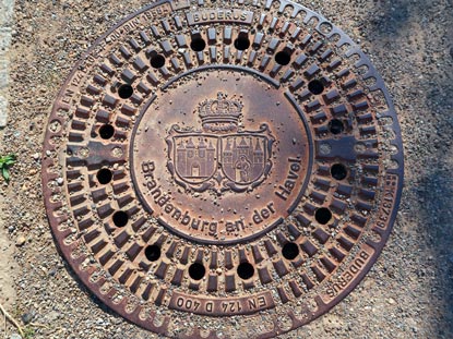 Gukkideckel mit dem Stadtwappen von Brandenburg