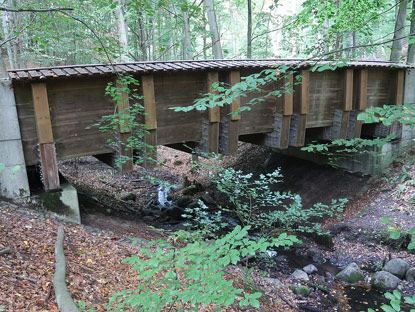 Massive Br�cke am Liesenkreuz �ber das Nonnenflie�