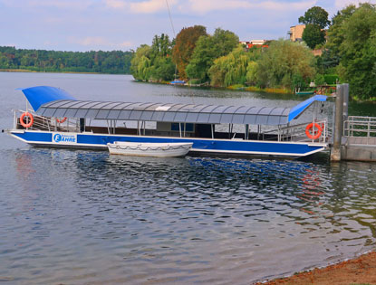 F�hre an dr Anlegestlle zur Alttadt von Strausberg