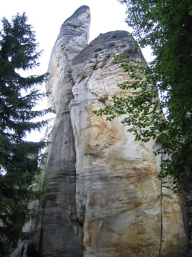 Die phantastischen Sandfelsen sind durch Wind, Wasser, Frost und Sonne entstanden