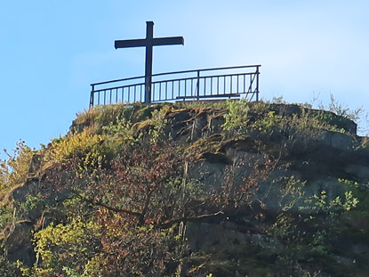 Wandern urch das Ahrtal: Das schwarze Kreuz bei Altenahr