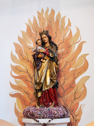 Wandrung durch das Ahrtal: St. Laurentius-Kirche, Mondischelmadonna in der Marienkapelle