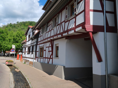Alemannenweg: Bachgasse in Auerbach