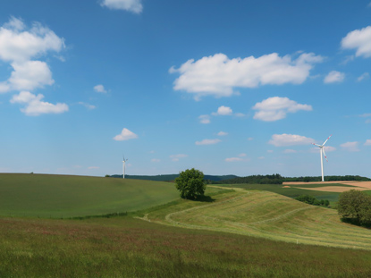 Alemannnenweg- Fnf Windkraftanlagen stehen auf der Neutscher Hhe
