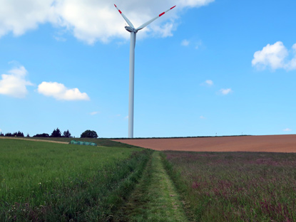 Alemannenweg: Die grte Windkraftanlage auf der Neutscher Hhe