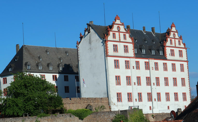 Alemannenweg: Renaissance-Schloss  Lichtenberg