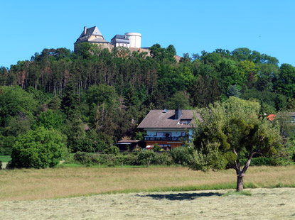 Alemannenweg: Vom Aspenhof Blick auf Vest Otzberg 