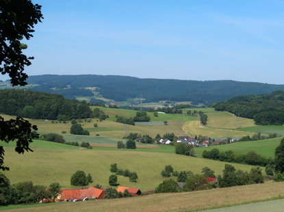 Alemannenweg Blick vom Galgen auf den Ort Ober-Kainsbach