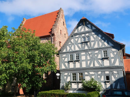 Alemannenweg Erbach: Fachwerkhaus und das Steinerne Haus