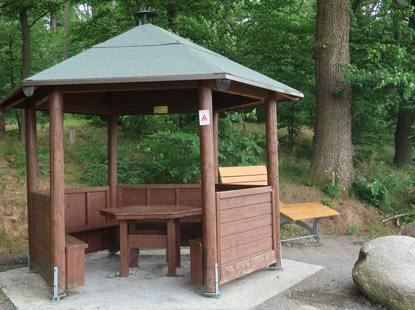 Alemannenweg Brandau. Die von der Freiwilligen Feuerwehr  errichtete Wilhelmhtte