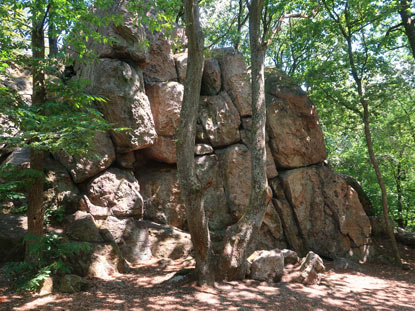 Alemannenweg Kletterfelsen Borstein im Odenwald oberhalb vom Lautertal 