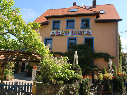 Alemannenweg Afrikanisches Restaurant auf dem Felsberg beim Felsenmeer