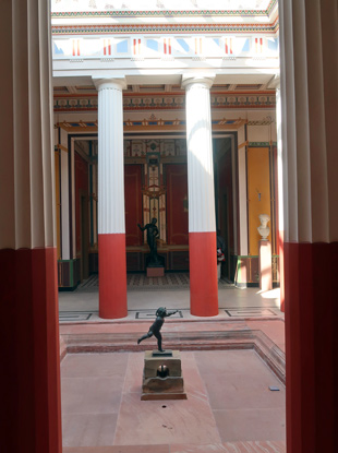 Das Atrium im Pompejanum in Aschaffenburg