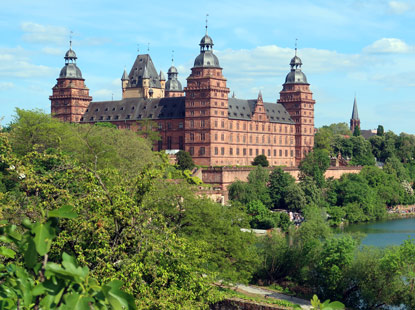 Blick vomSchlossgarten auf Schloss Johannisburg in Aschaffenburg