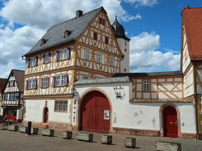 Nthigsgut, ein ehemaliger Herrensitz am Marktplatz von Groostheim