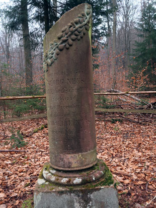 Grabsule von Georg Nees und seiner Tochter