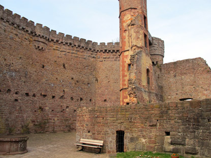 Burg innerhalb der Feste Dilsberg