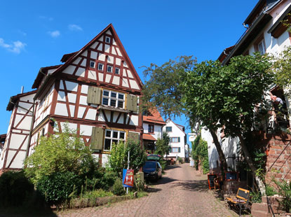 Haupttrae ducrh die Bergfeste Dilsberg