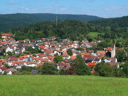 Blick vom roten Kreuz-Wanderweg auf Mckenloch