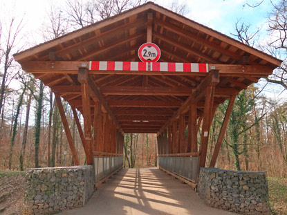 Lutherische Brcke sollte man um Mitternacht meiden, da eine kopflose Gestalt hier unterwegs ist