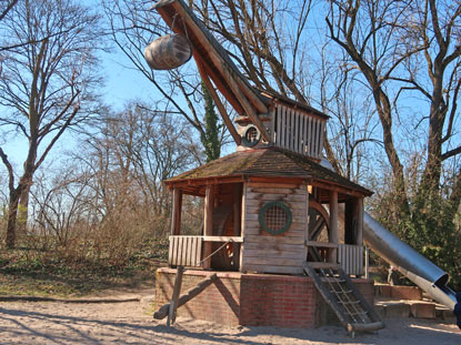 Spielplatz Kipfelsau auf dem Weg zum Speyrer Dom