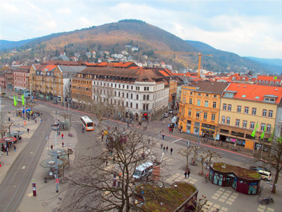 Bismarckplatz  [Zentraler Knotenpunkt des Heidelberger Nahverkehrs.]