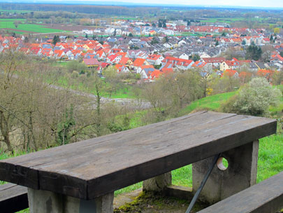 Odenwald Bltenweg: Blick auf die Gemeinde Laudenbach
