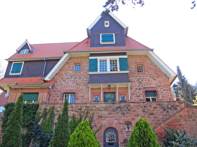 Bltenweg-Odenwald: Das Wohnhaus des Architekten Heinrich Metzendorf  in Bensheim in der Ernst Ludwig Str. 25.