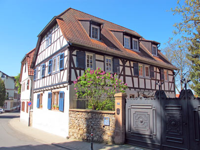 Wanderung Bltenweg Odenwaldf: Ehemaliges Pfarrhaus von 1616 in Jugenheim